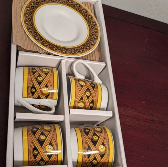 Espresso Set 12 Pieces NOS In Box Gold Black Porcelain Mini Coffee Cups & Saucer - Picture 5 of 16